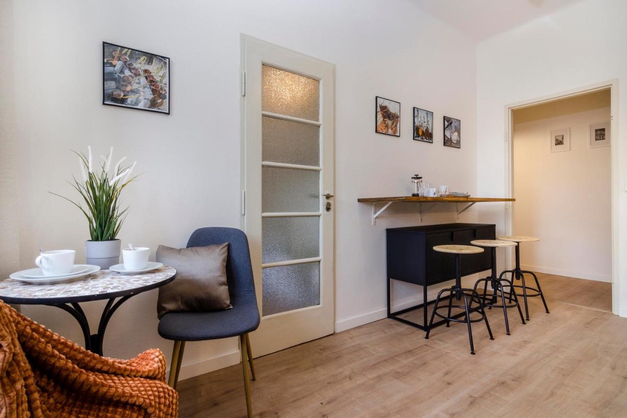 Apt In Prague Charles Bridge 1Km By Michal&Friends Extérieur photo