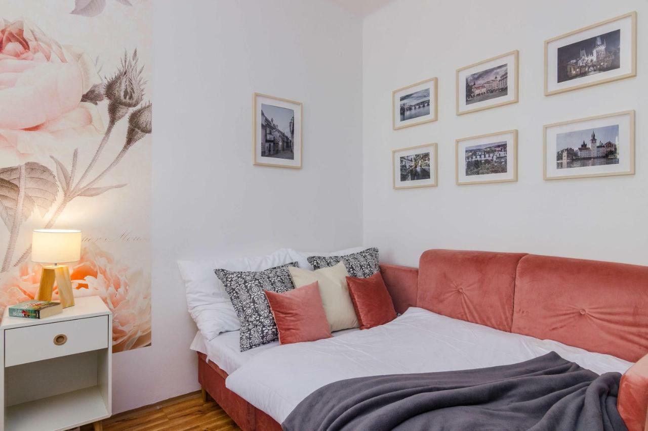 Apt In Prague Charles Bridge 1Km By Michal&Friends Extérieur photo